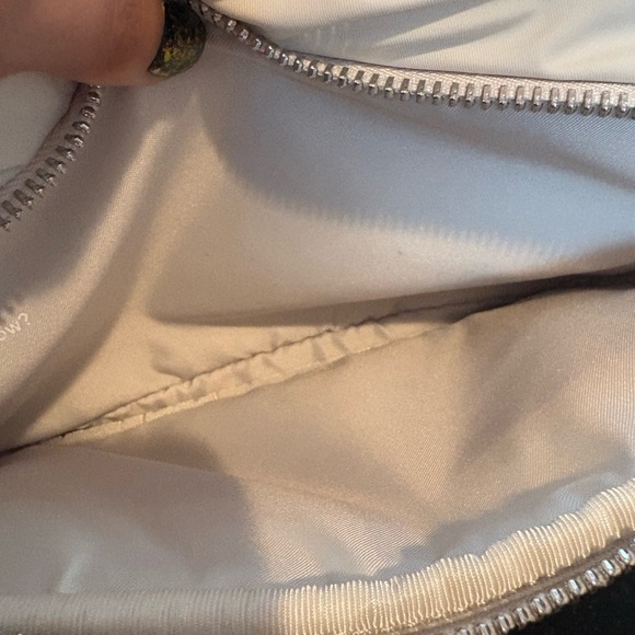 lululemon White Crossbody Bag - Picture 4 of 6